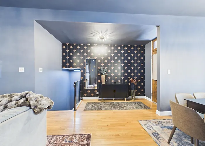 The Dakin Estate 4br Art Deco Speakeasy Duplex Chicago