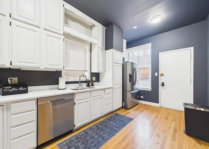 The Dakin Estate 4br Art Deco Speakeasy Duplex Chicago