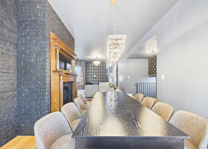 The Dakin Estate 4br Art Deco Speakeasy Duplex * Chicago